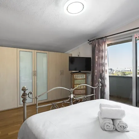 Estrella, Nilie Hospitality Mgmt Apartman