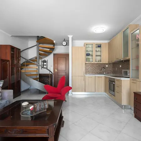 Estrella, Nilie Hospitality Mgmt Apartment